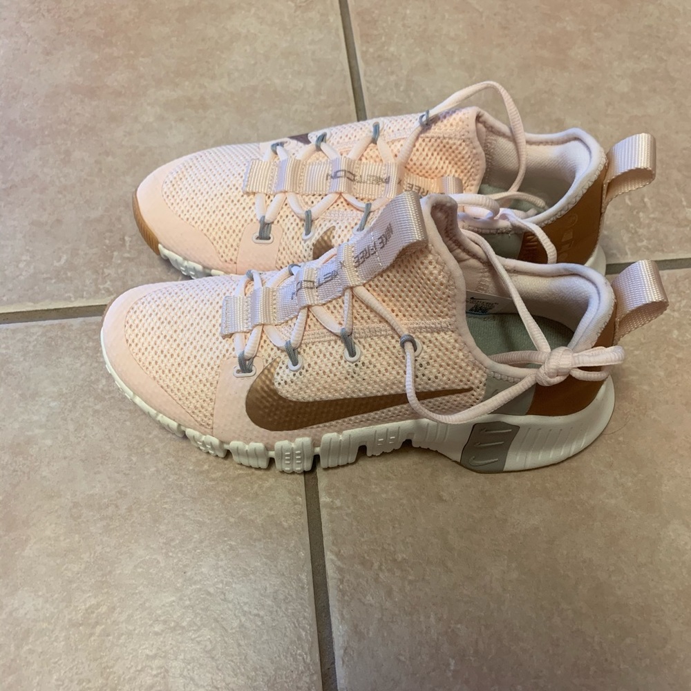 Brand New Nike Metcon Free!! Never worn!!